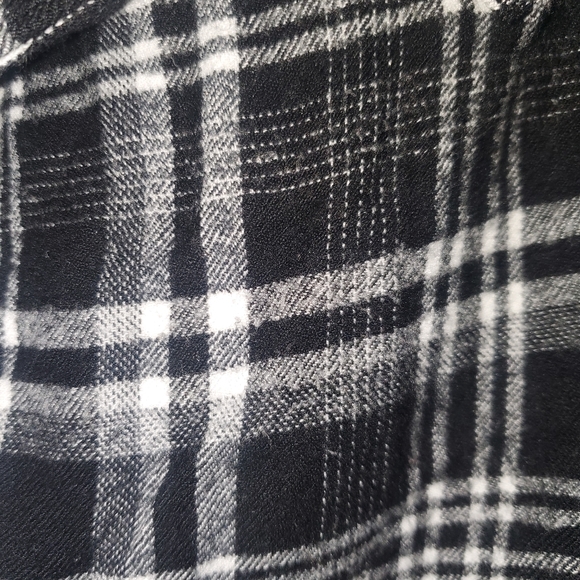 Thyme Maternity Plaid Button Up - Picture 4 of 4